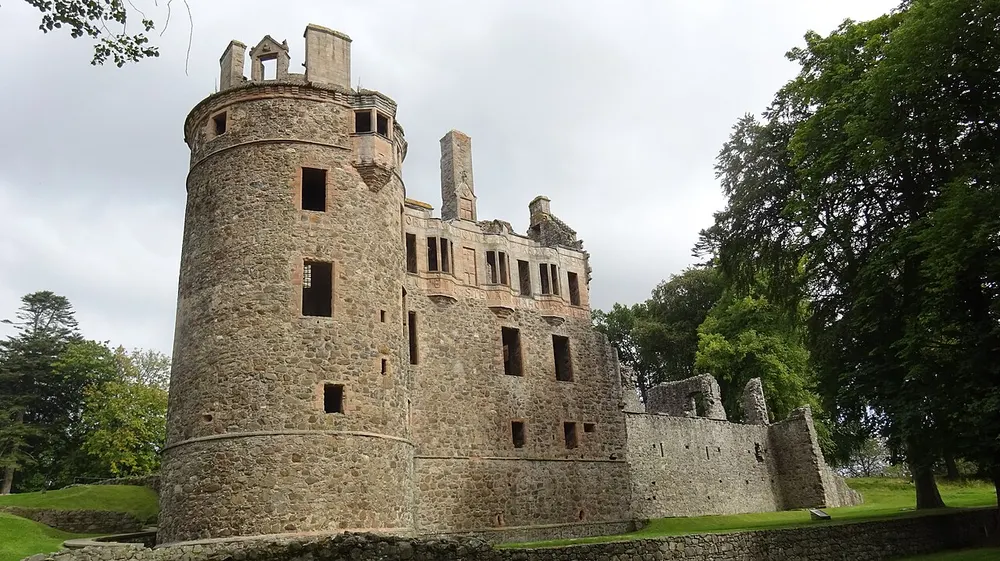 Huntly Castle, the local landmark of AB54
