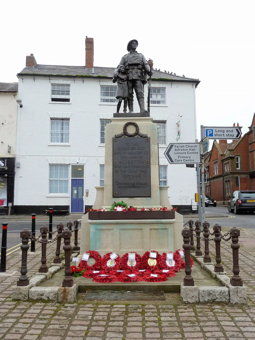 Alfreton War Memorial, the local landmark of DE55