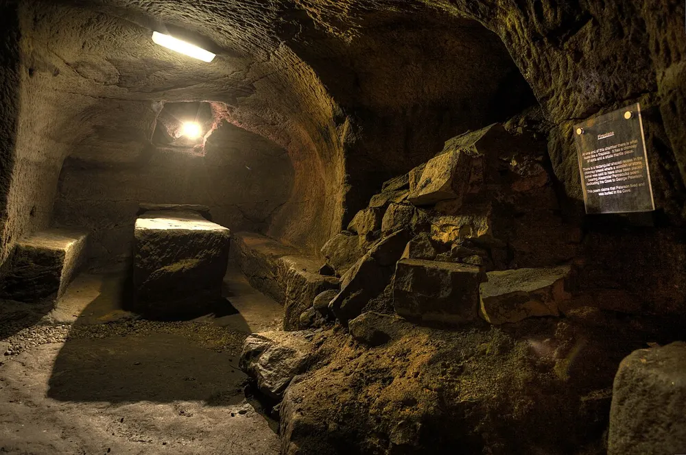 Gilmerton Cove, the local landmark of EH17