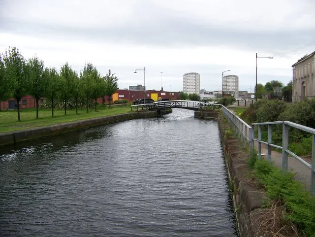 Port Dundas bascule bridge, the local landmark of G4