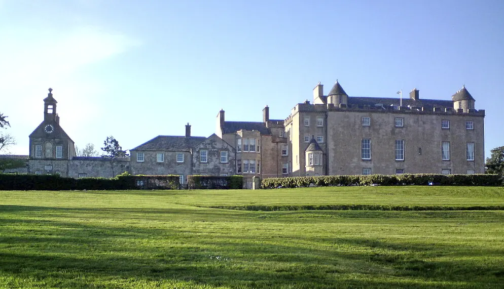 Sundrum Castle, the local landmark of KA6