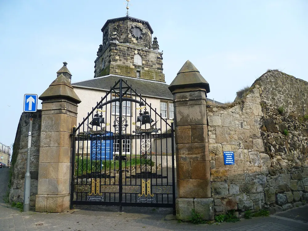 Burntisland Parish Church, the local landmark of KY3
