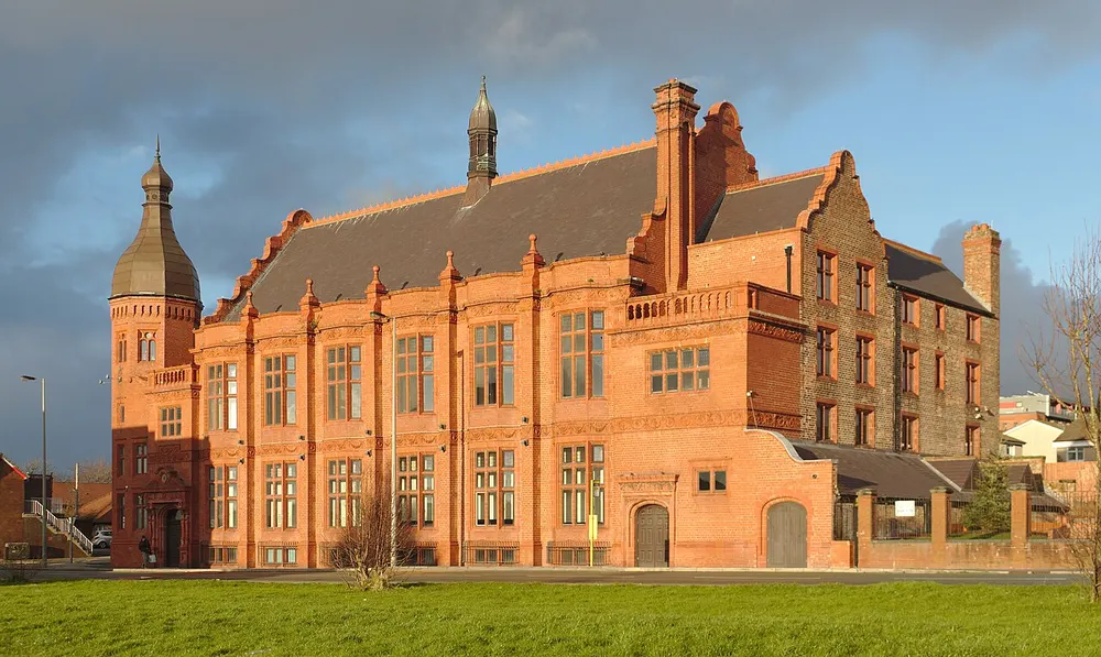 Florence Institute, the local landmark of L8
