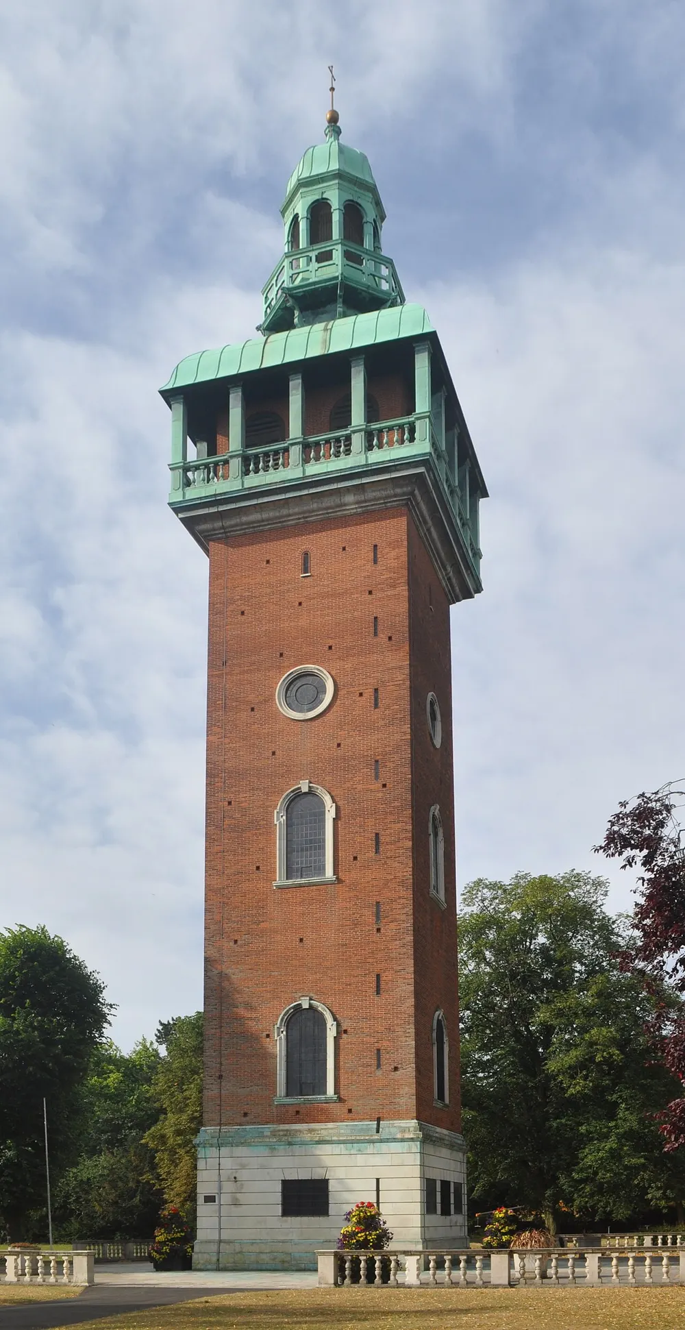 Loughborough Carillon, the local landmark of LE11