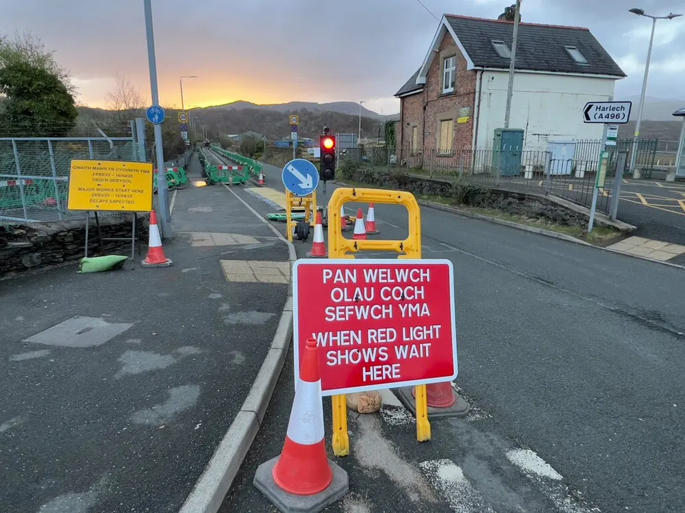 Penrhyndeudraeth railway station, the local landmark of LL48