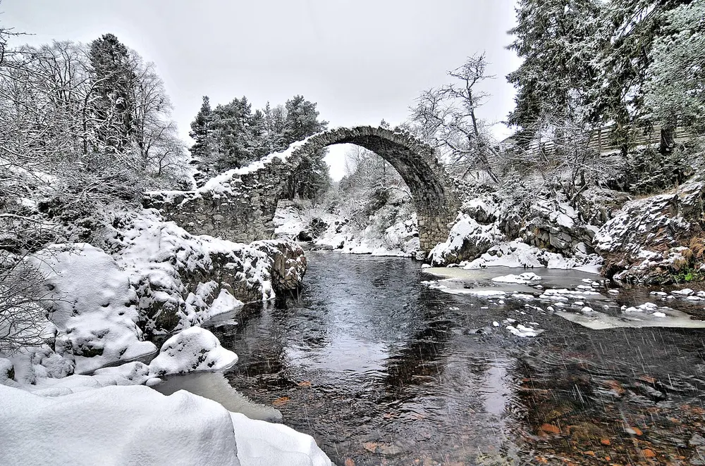 Carrbridge Packhorse Bridge, the local landmark of PH23